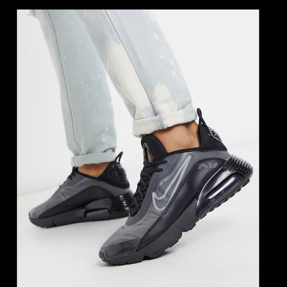 Nike Air Max 2090
Black Wolf Grey - Picture 1 of 11